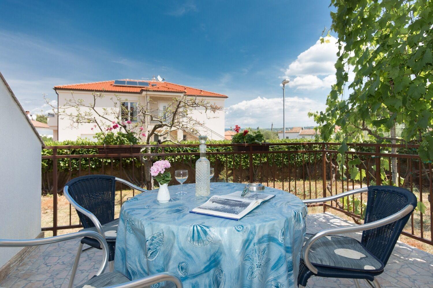 Apartments Kate - 100 M From Beach Malinska Exterior photo