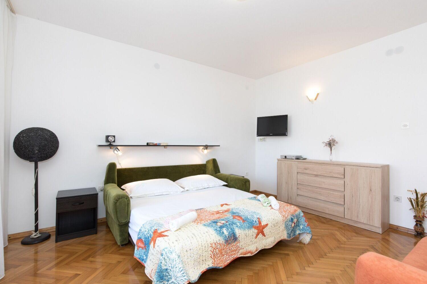 Apartments Kate - 100 M From Beach Malinska Exterior photo